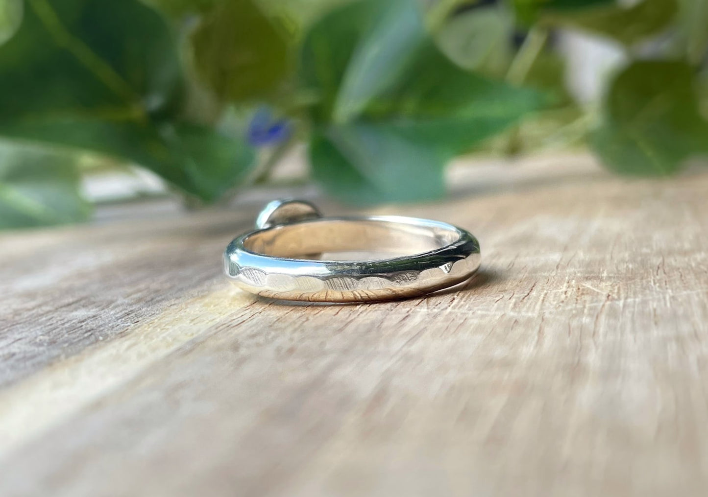 Handcrafted sterling silver hammered ring with black onyx, handmade silver ring with hammered texture and natural gemstone