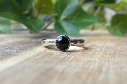 Handcrafted sterling silver hammered ring with black onyx, handmade silver ring with hammered texture and natural gemstone