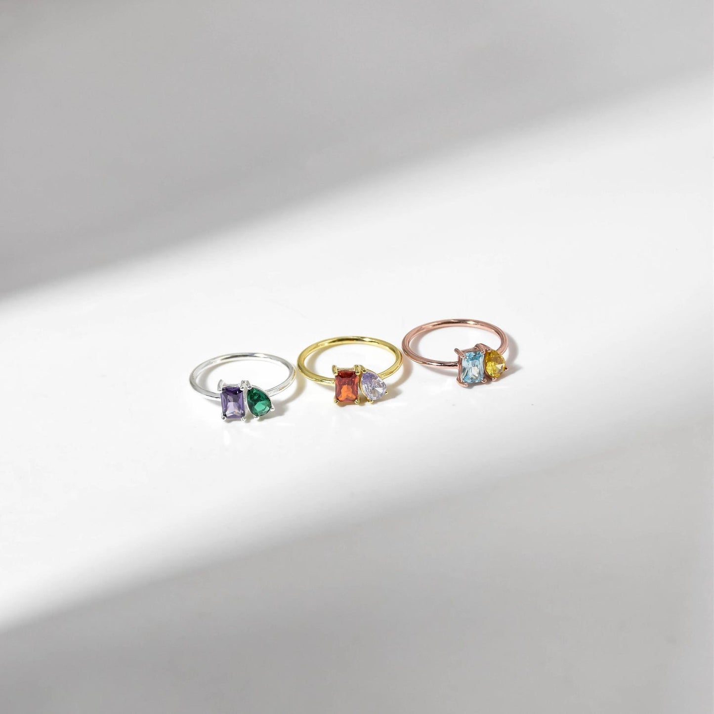 Emerald & Pear Cut Birthstone Ring, Unique Birthstone Ring, Custom Toi et Moi Gemstone Ring, Perfect Couples Gift, Anniversary Gift